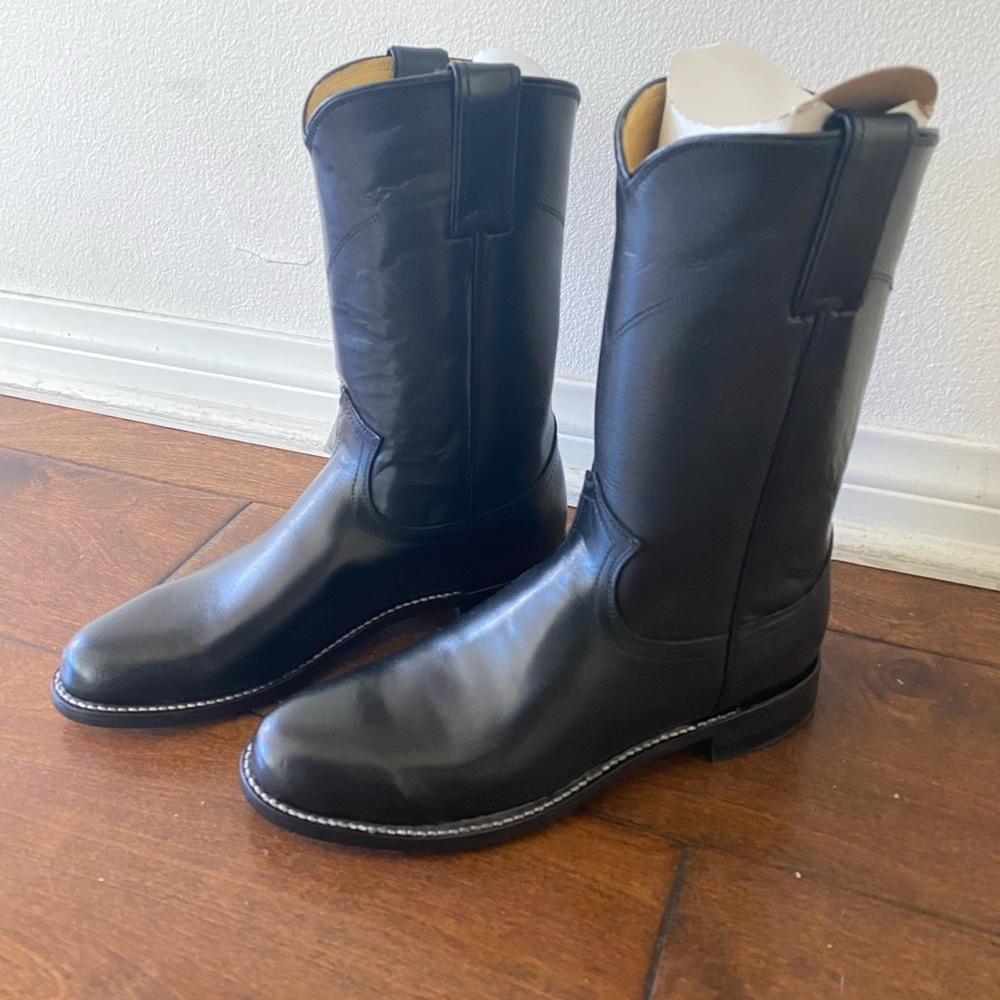 Black Leather Round Toe Boots